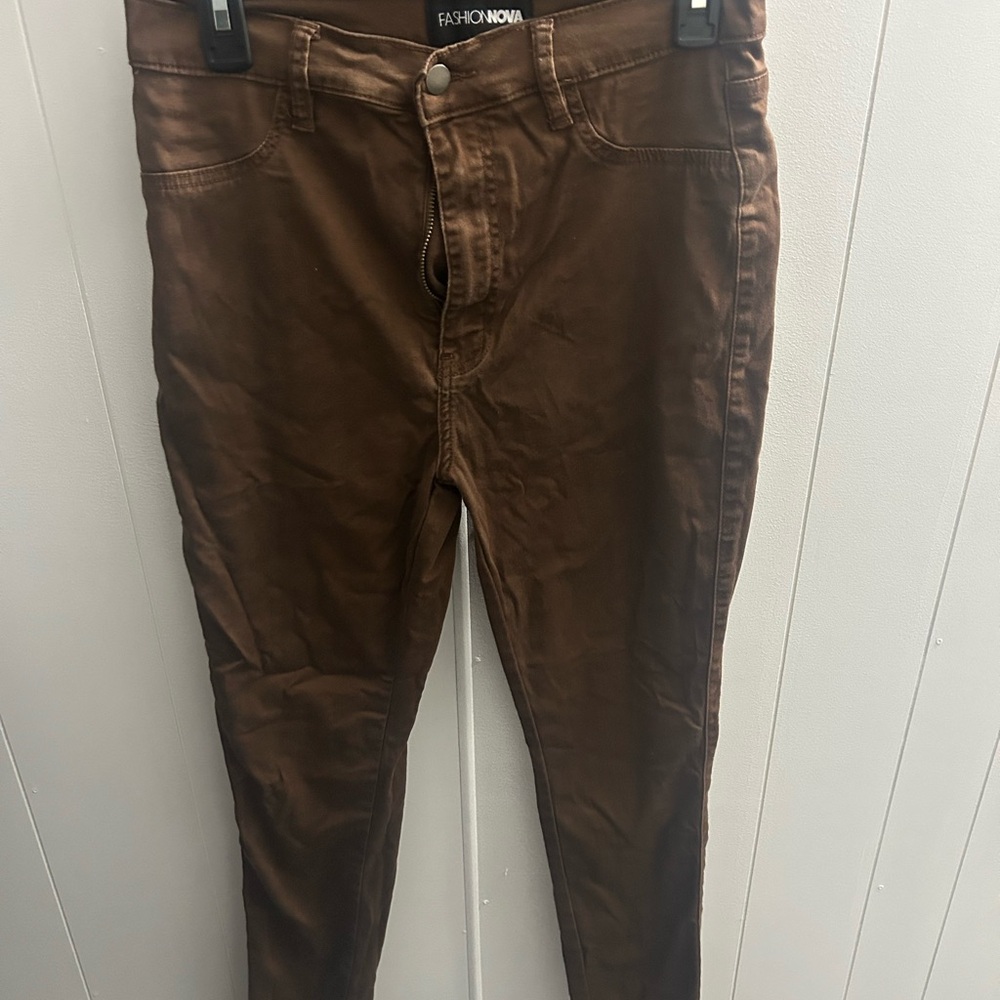 Fashion Nova Women’s 13 brown Jeans